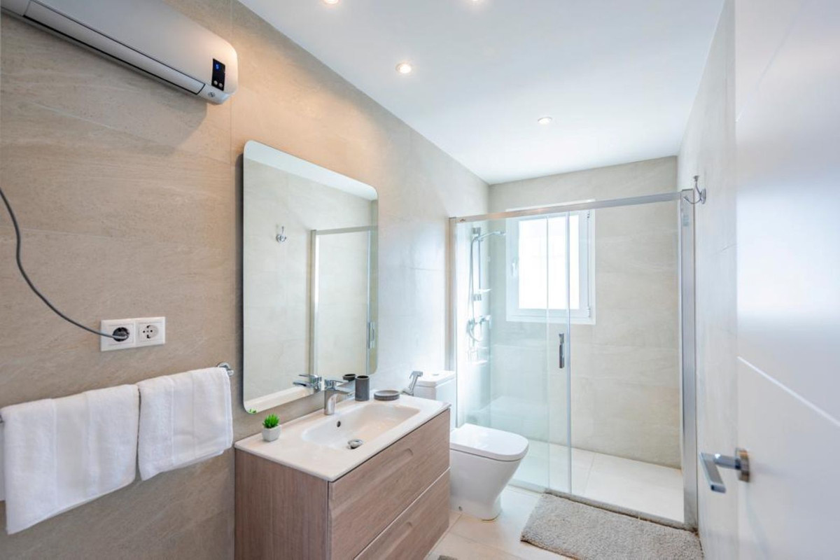 Te koop Vrijstaande Villa Costa Del Sol El Chaparral € 1.350.000,-