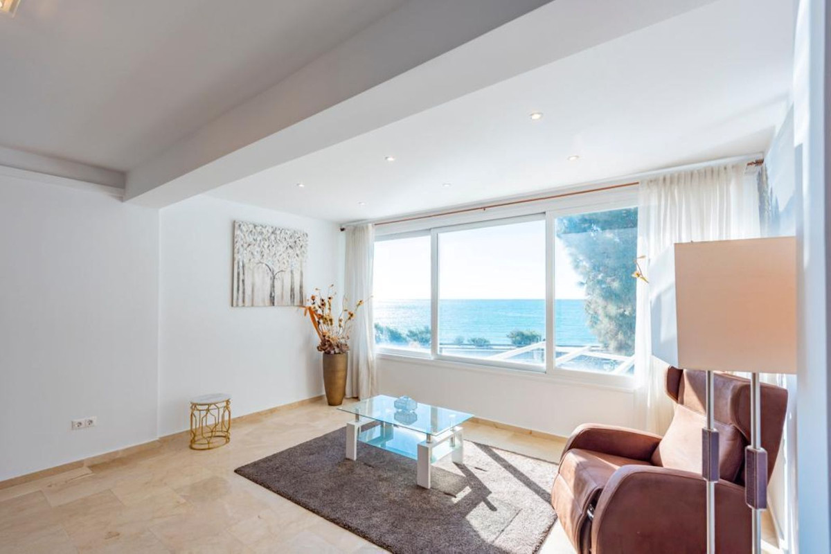 Te koop Vrijstaande Villa Costa Del Sol El Chaparral € 1.350.000,-