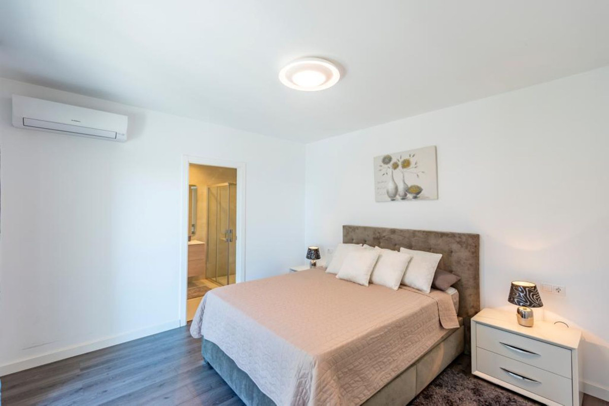 Te koop Vrijstaande Villa Costa Del Sol El Chaparral € 1.350.000,-