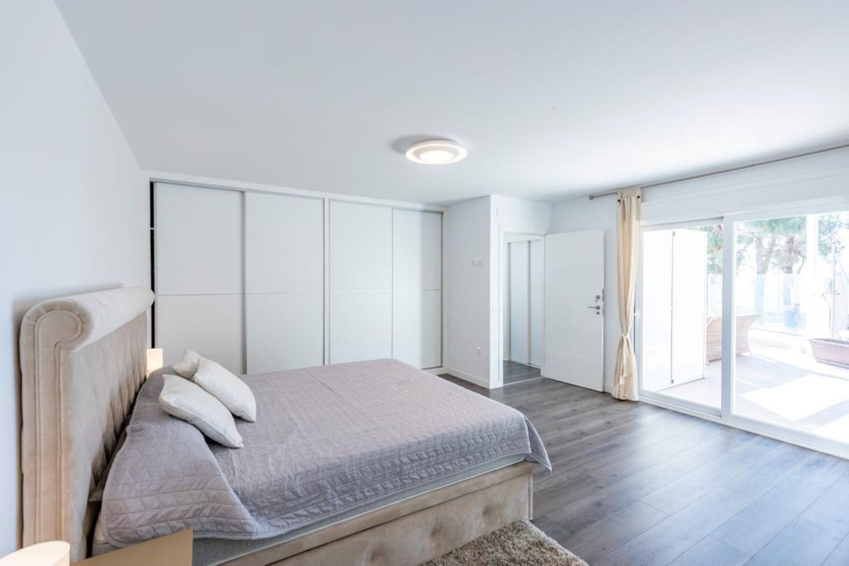 Te koop Vrijstaande Villa Costa Del Sol El Chaparral € 1.350.000,-