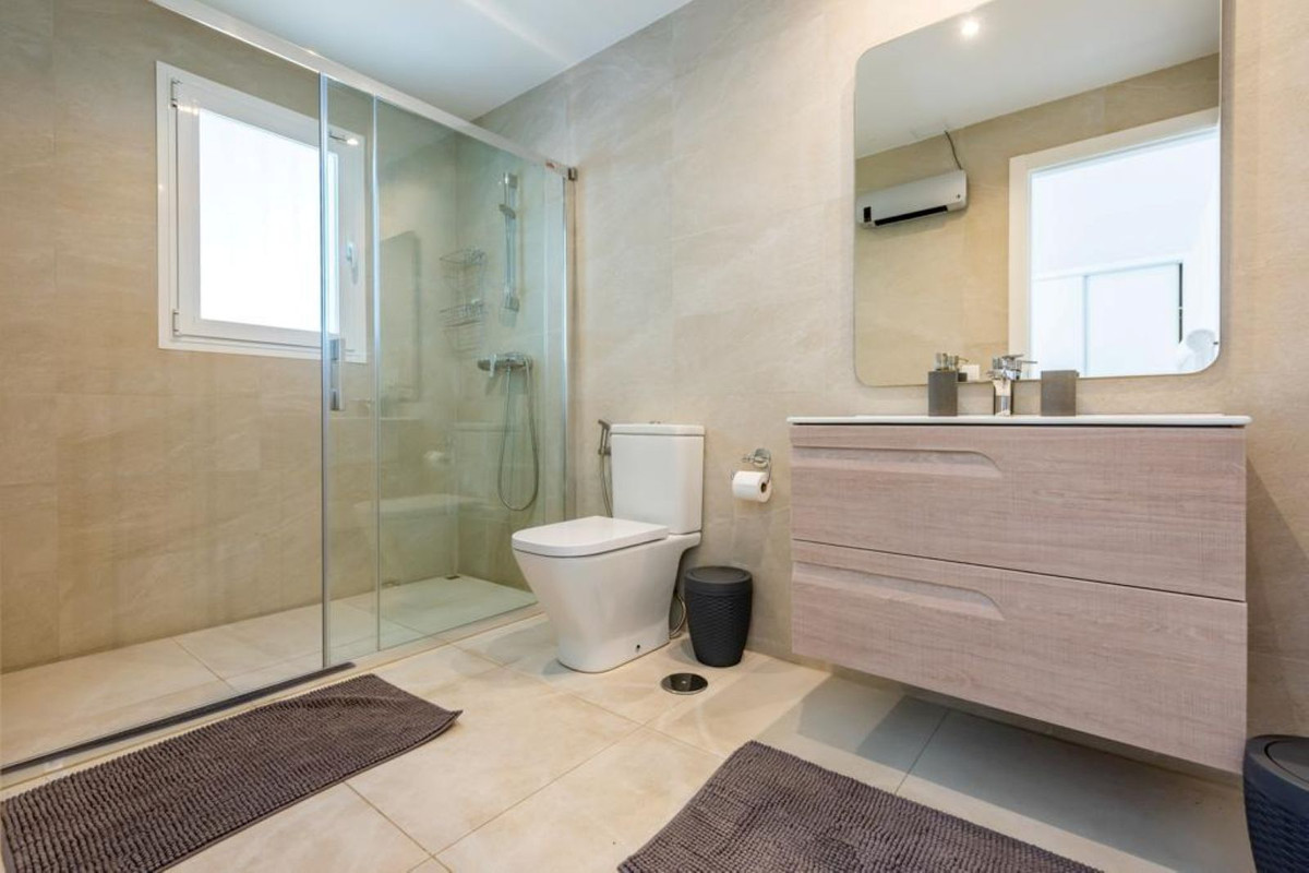 Te koop Vrijstaande Villa Costa Del Sol El Chaparral € 1.350.000,-