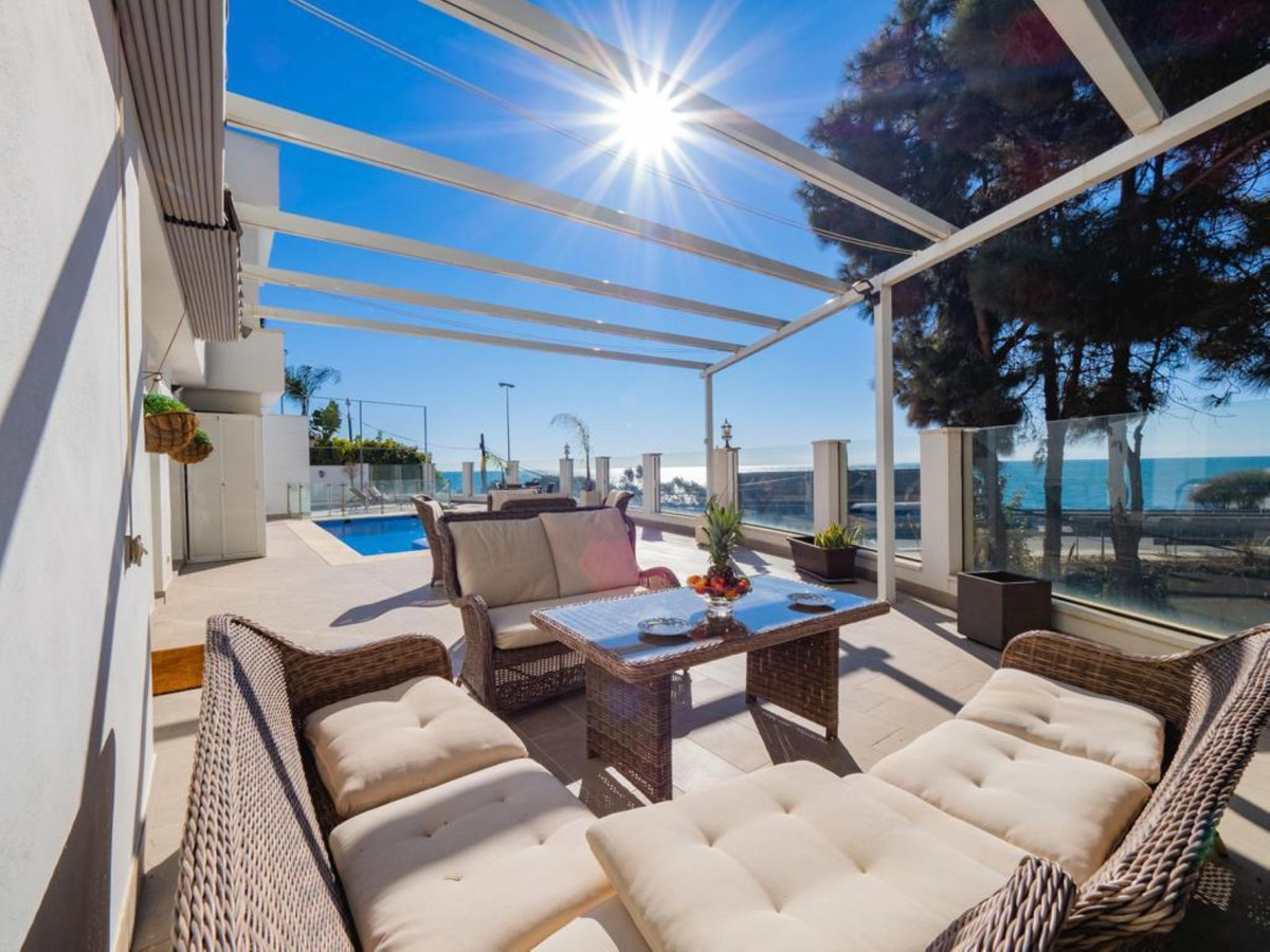 Te koop Vrijstaande Villa Costa Del Sol El Chaparral € 1.350.000,-