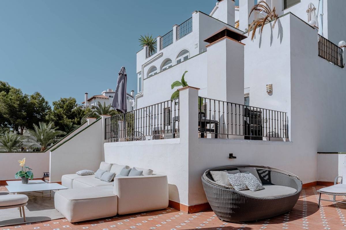 Te koop Middle Floor Apartment Costa Del Sol Atalaya € 550.000,-