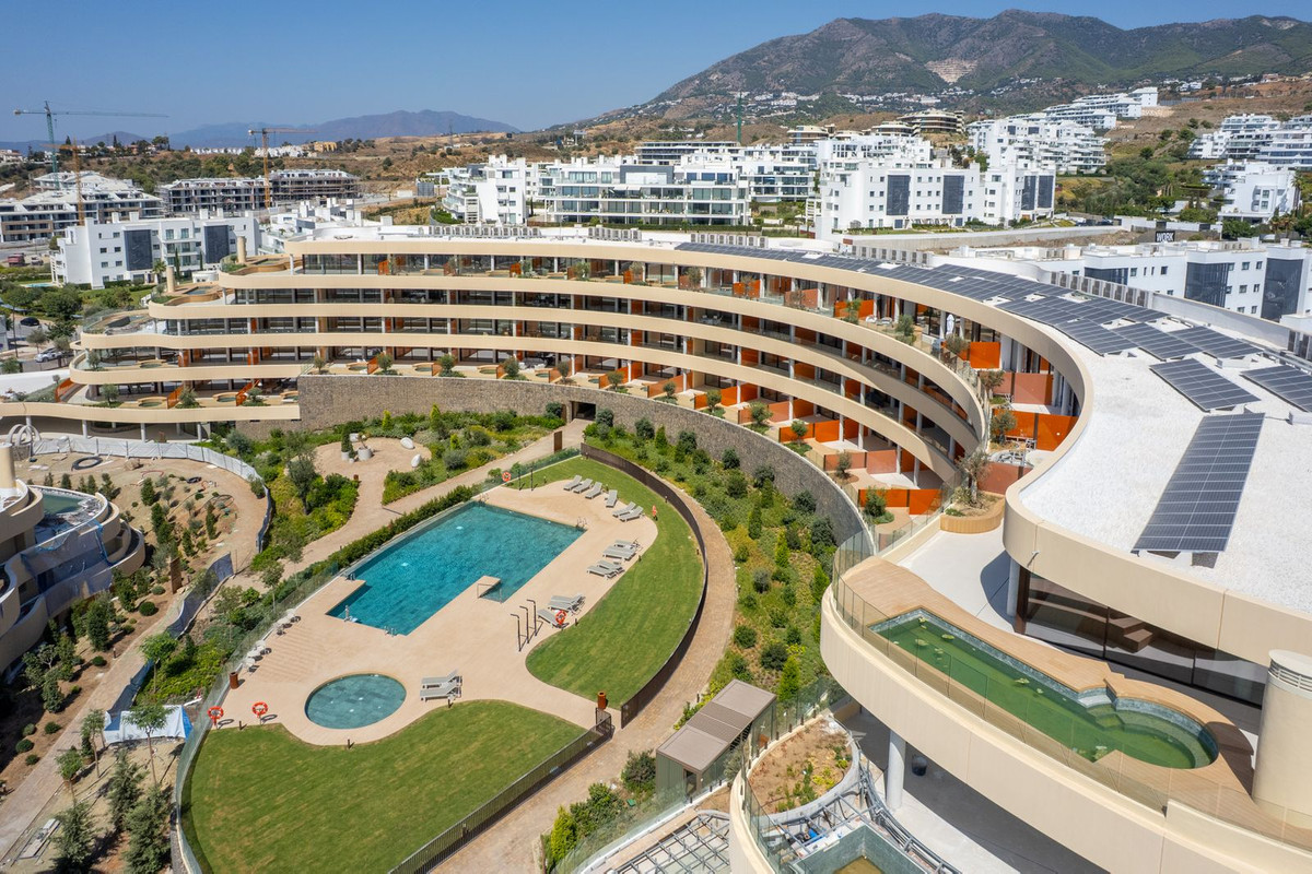 Te koop Middle Floor Apartment Costa Del Sol Higueron € 870.000,-