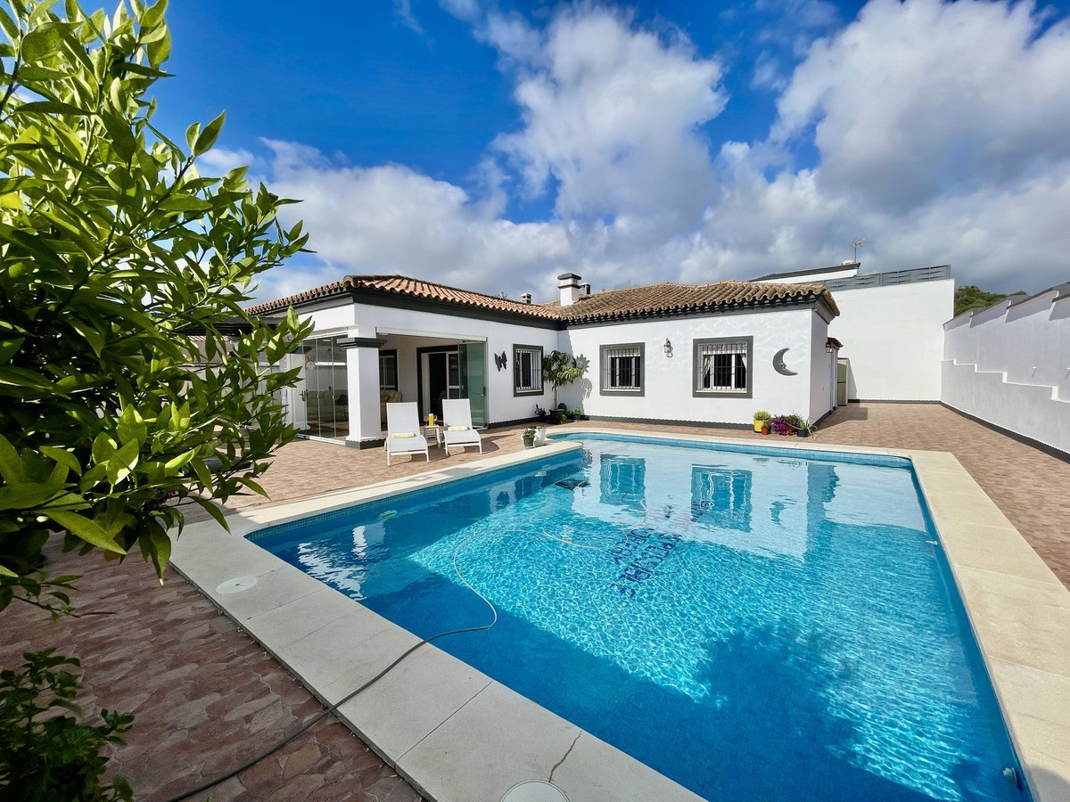 Te koop Vrijstaande Villa Costa Del Sol Los Barrios € 485.000,-