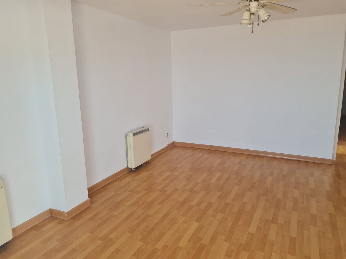 Te koop Middle Floor Apartment Costa Del Sol Benalmadena € 369.000,-