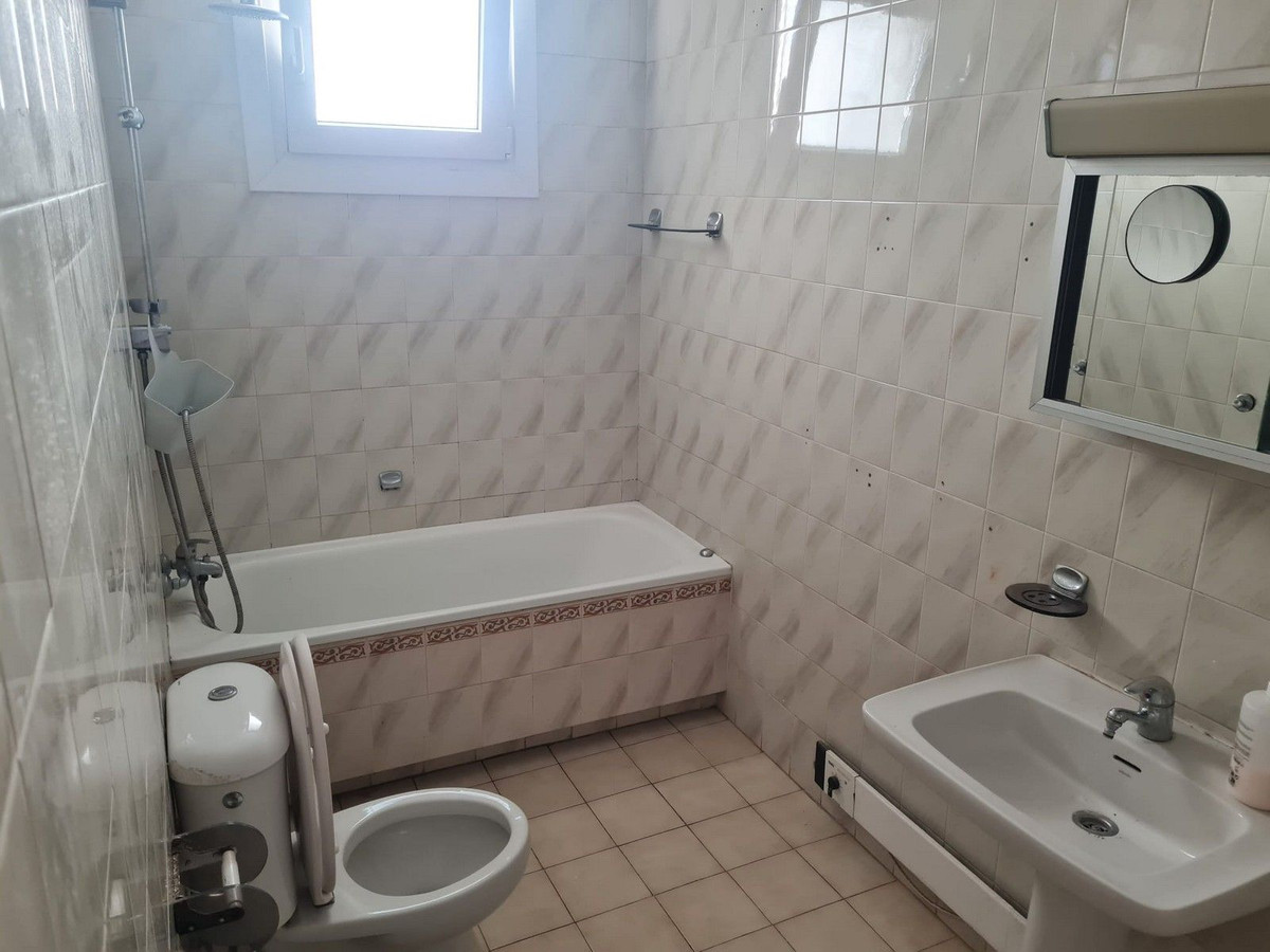 Te koop Middle Floor Apartment Costa Del Sol Benalmadena € 369.000,-