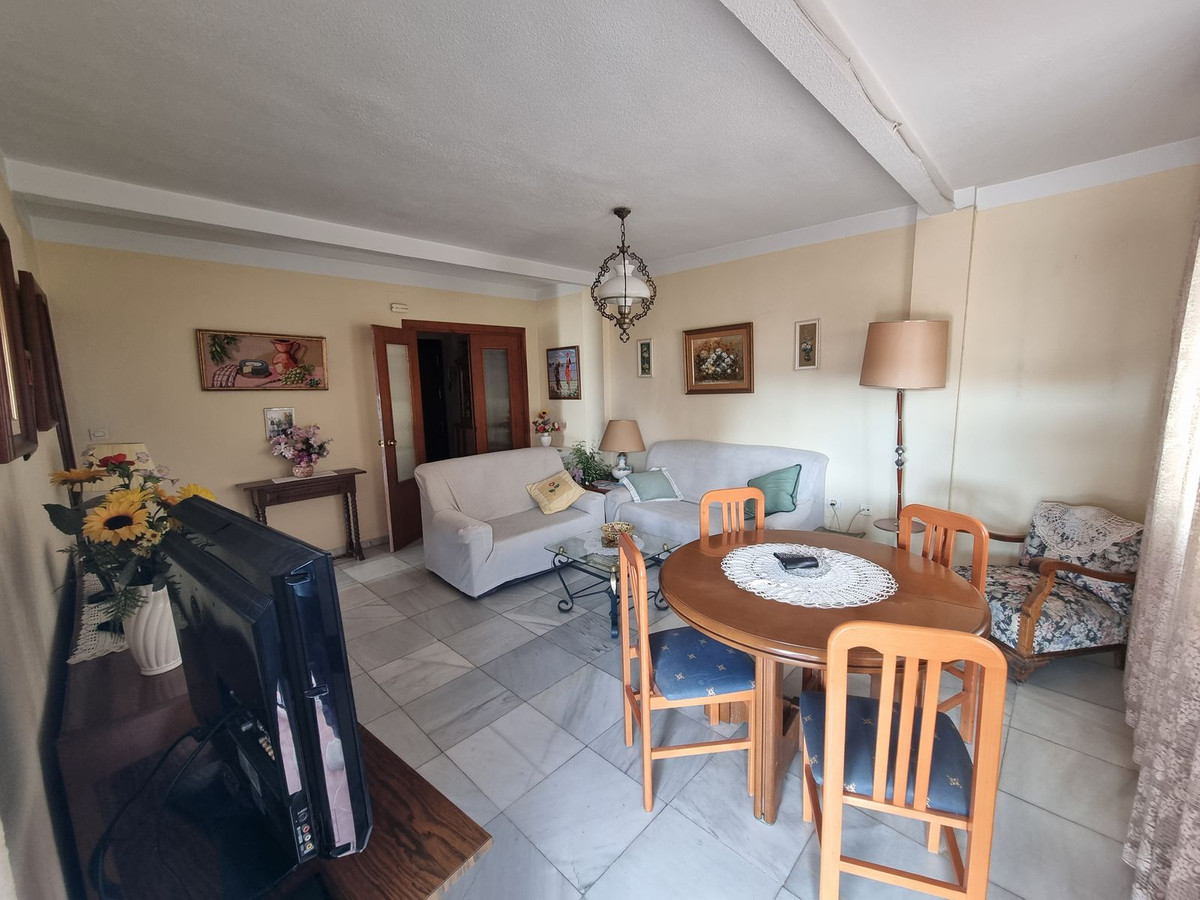 Te koop Middle Floor Apartment Costa Del Sol Los Boliches € 369.000,-