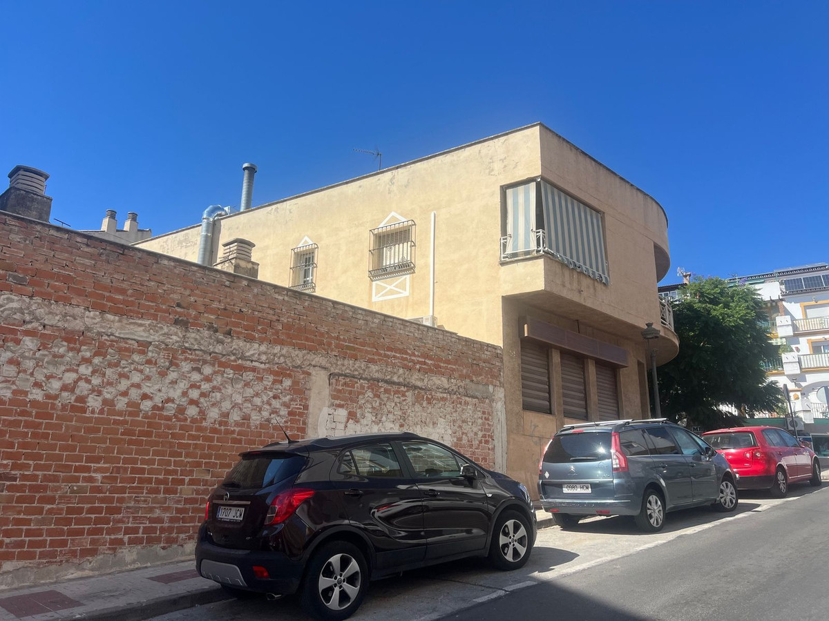 Te koop Half vrijstaand huis Costa Del Sol Estepona € 795.000,-