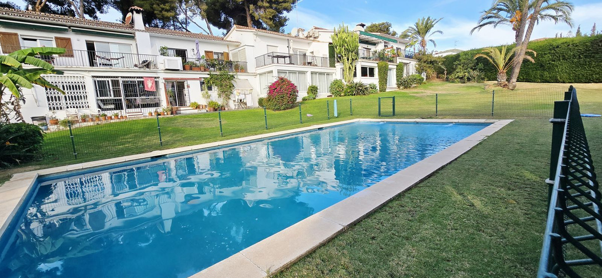 Te koop Gelijkvloers appartement Costa Del Sol Nueva Andalucía € 420.000,-