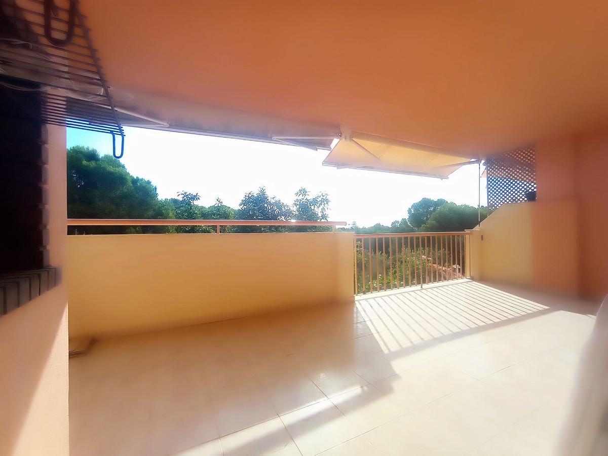 Te koop Middle Floor Apartment Costa Del Sol Calahonda € 299.000,-