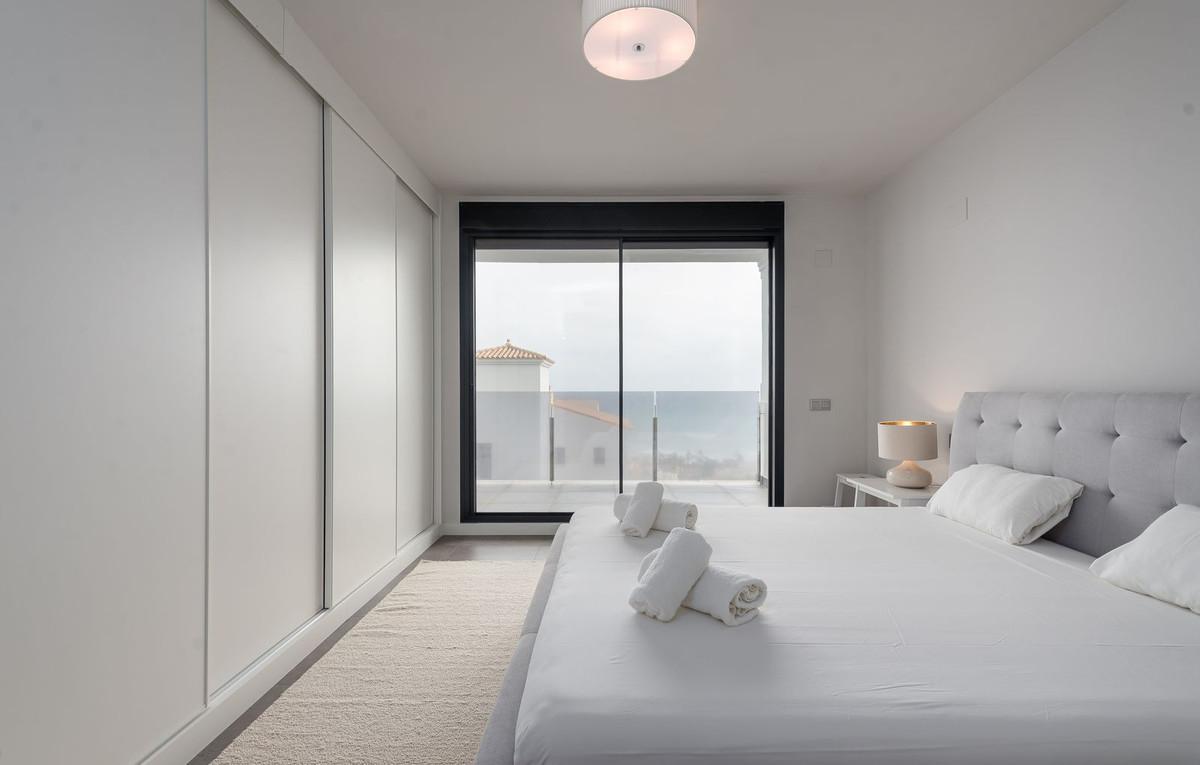 Te koop Gelijkvloers appartement Costa Del Sol Punta Chullera € 425.000,-