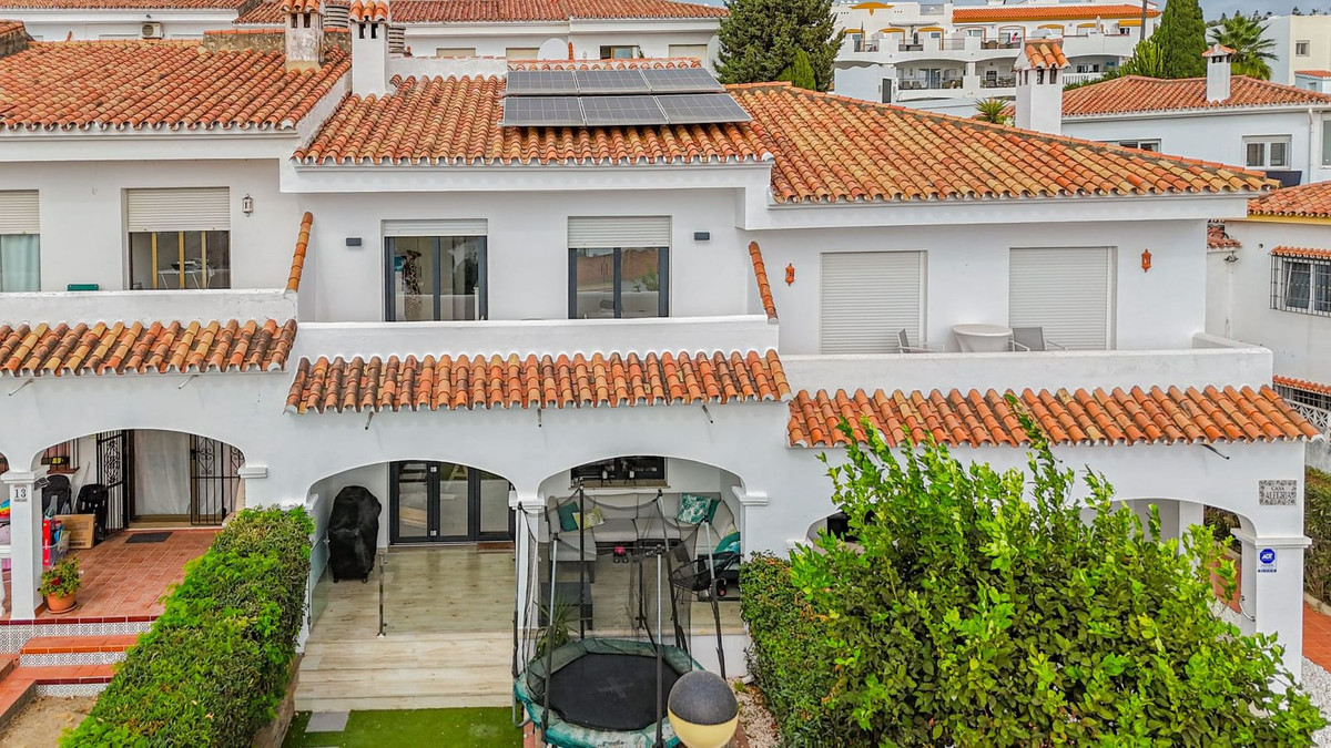 Te koop Herenhuis Costa Del Sol Manilva € 395.000,-