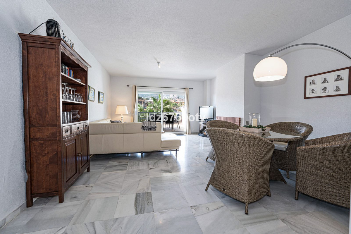 Te koop Middle Floor Apartment Costa Del Sol Benalmadena Costa € 495.000,-