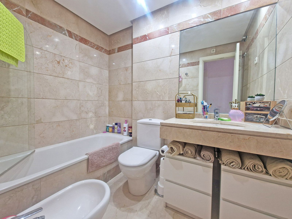 Te koop Middle Floor Apartment Costa Del Sol Calanova Golf € 259.000,-