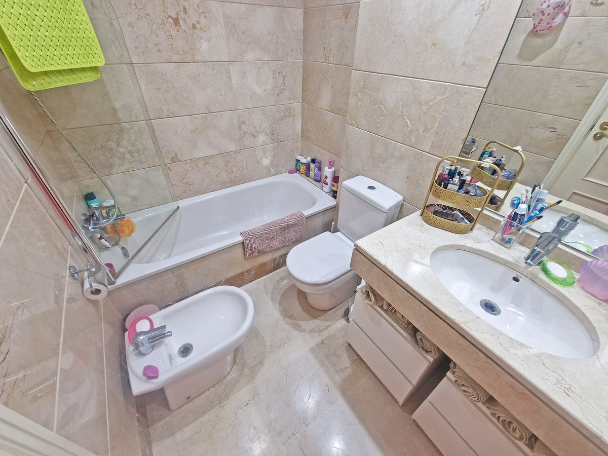 Te koop Middle Floor Apartment Costa Del Sol Calanova Golf € 259.000,-