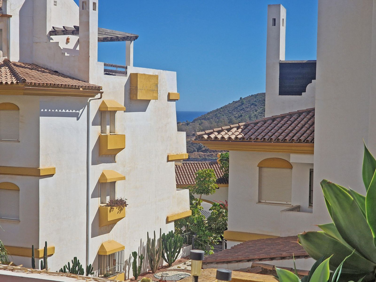 Te koop Middle Floor Apartment Costa Del Sol Calanova Golf € 259.000,-