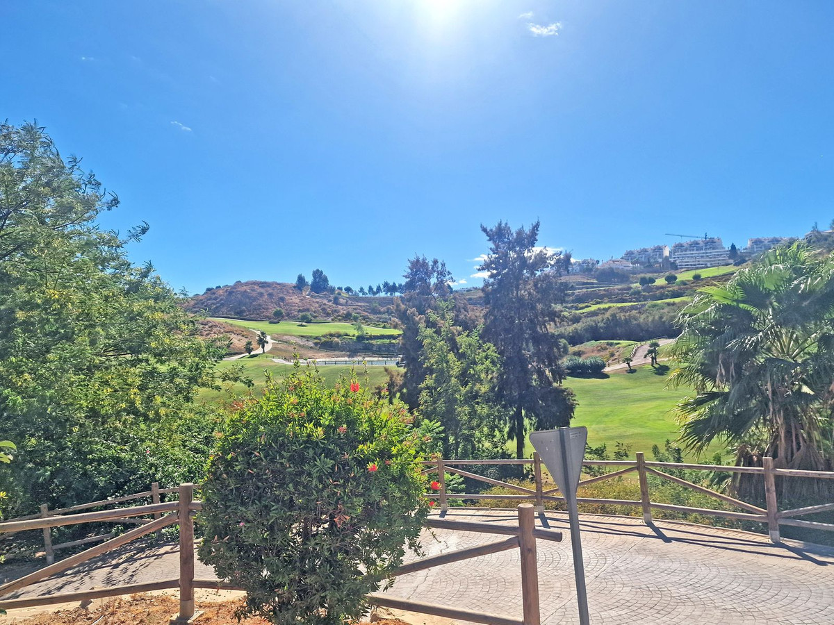 Te koop Middle Floor Apartment Costa Del Sol Calanova Golf € 259.000,-