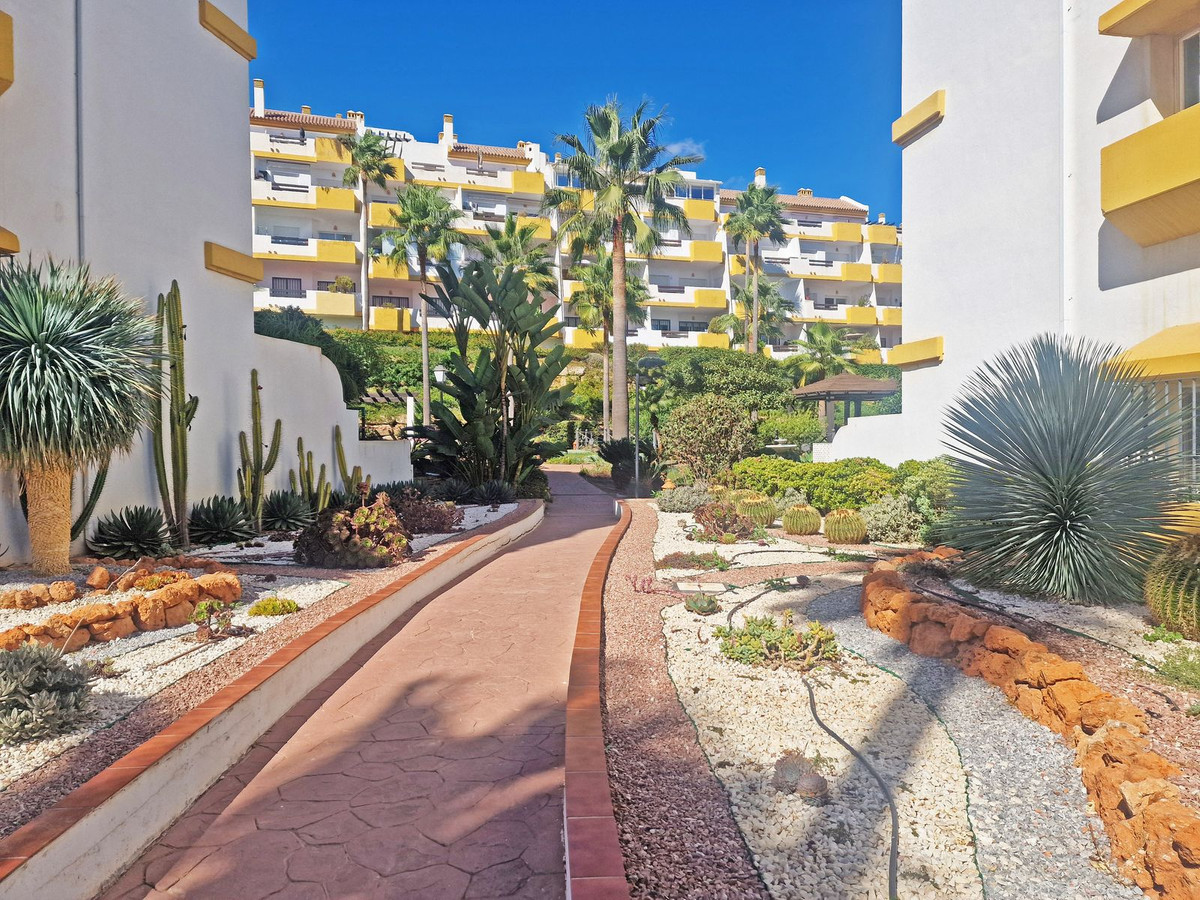 Te koop Middle Floor Apartment Costa Del Sol Calanova Golf € 259.000,-