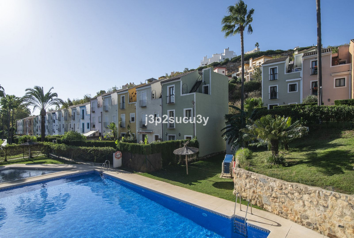 Te koop Half vrijstaand huis Costa Del Sol Casares Playa € 369.000,-