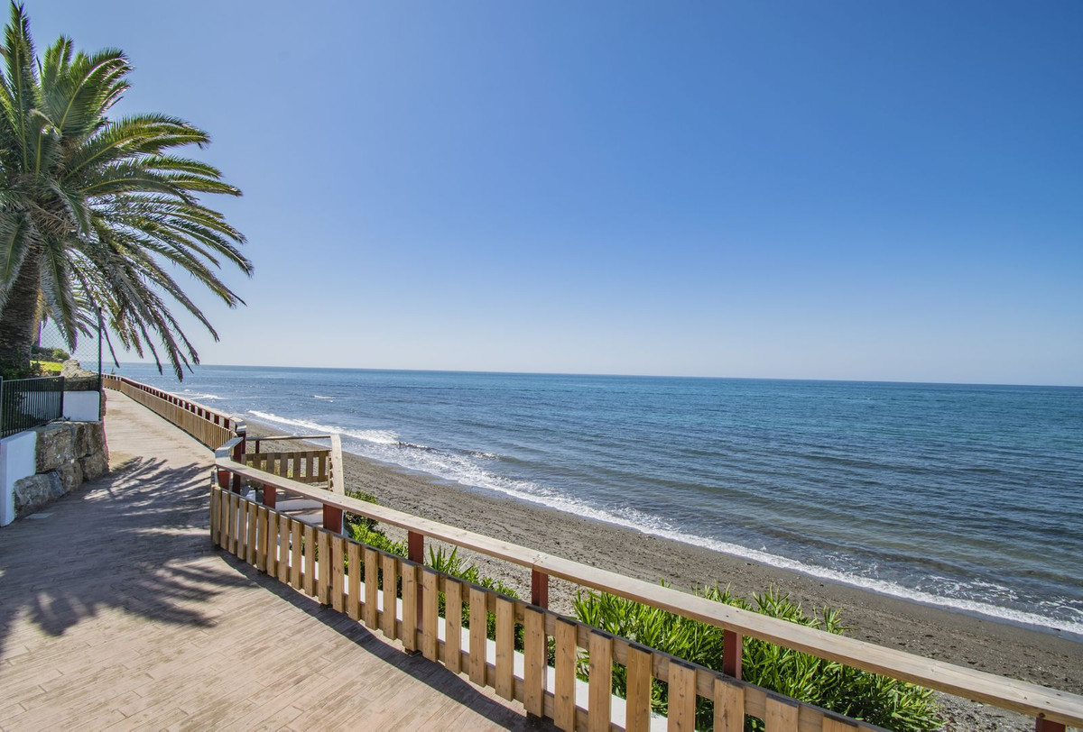 Te koop Herenhuis Costa Del Sol Estepona € 685.000,-
