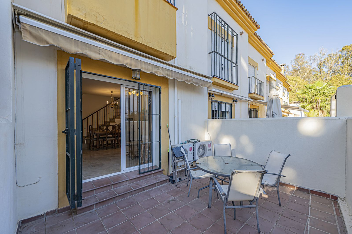 Te koop Herenhuis Costa Del Sol Estepona € 685.000,-