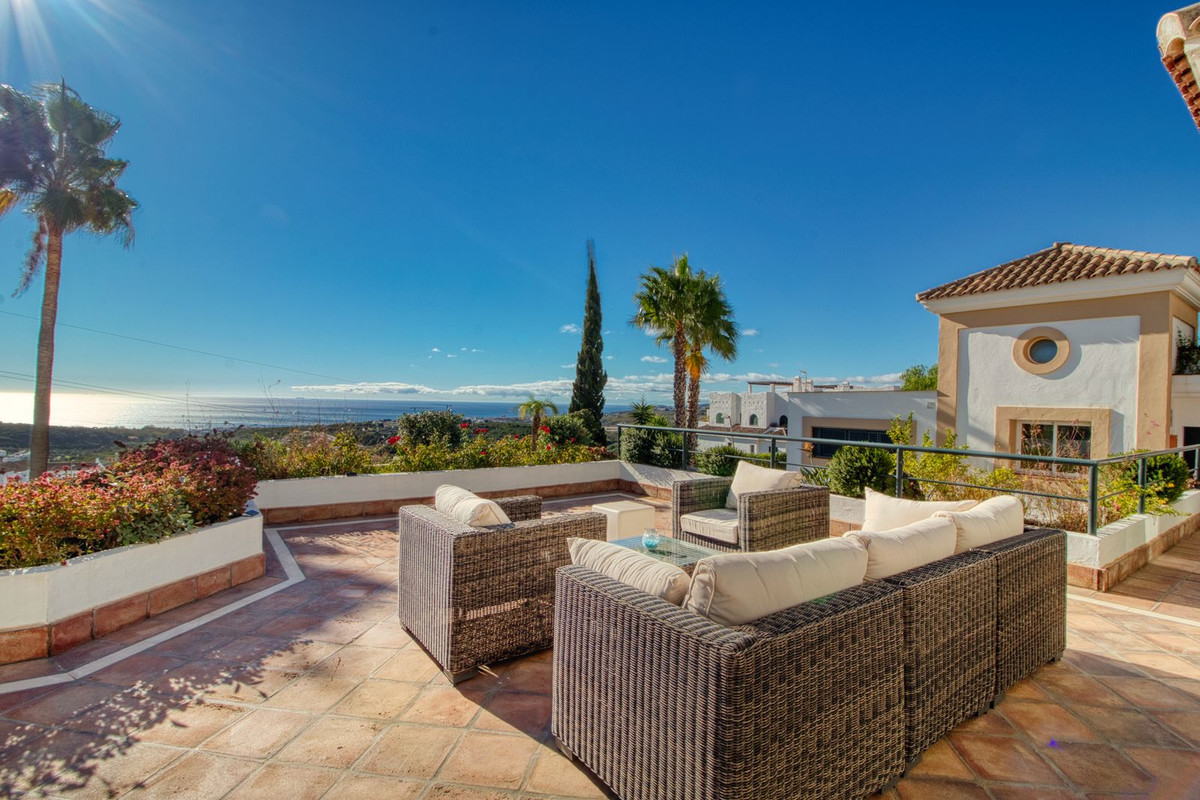 Te koop Middle Floor Apartment Costa Del Sol Casares € 535.000,-