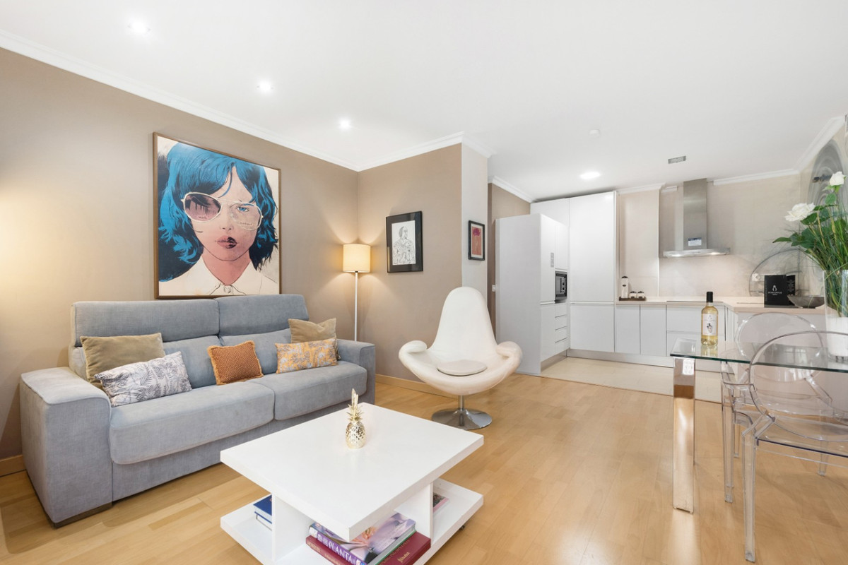 Te koop Middle Floor Apartment Costa Del Sol Málaga € 425.000,-