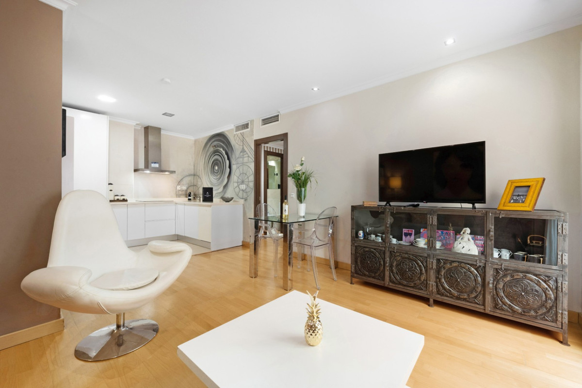 Te koop Middle Floor Apartment Costa Del Sol Málaga € 425.000,-