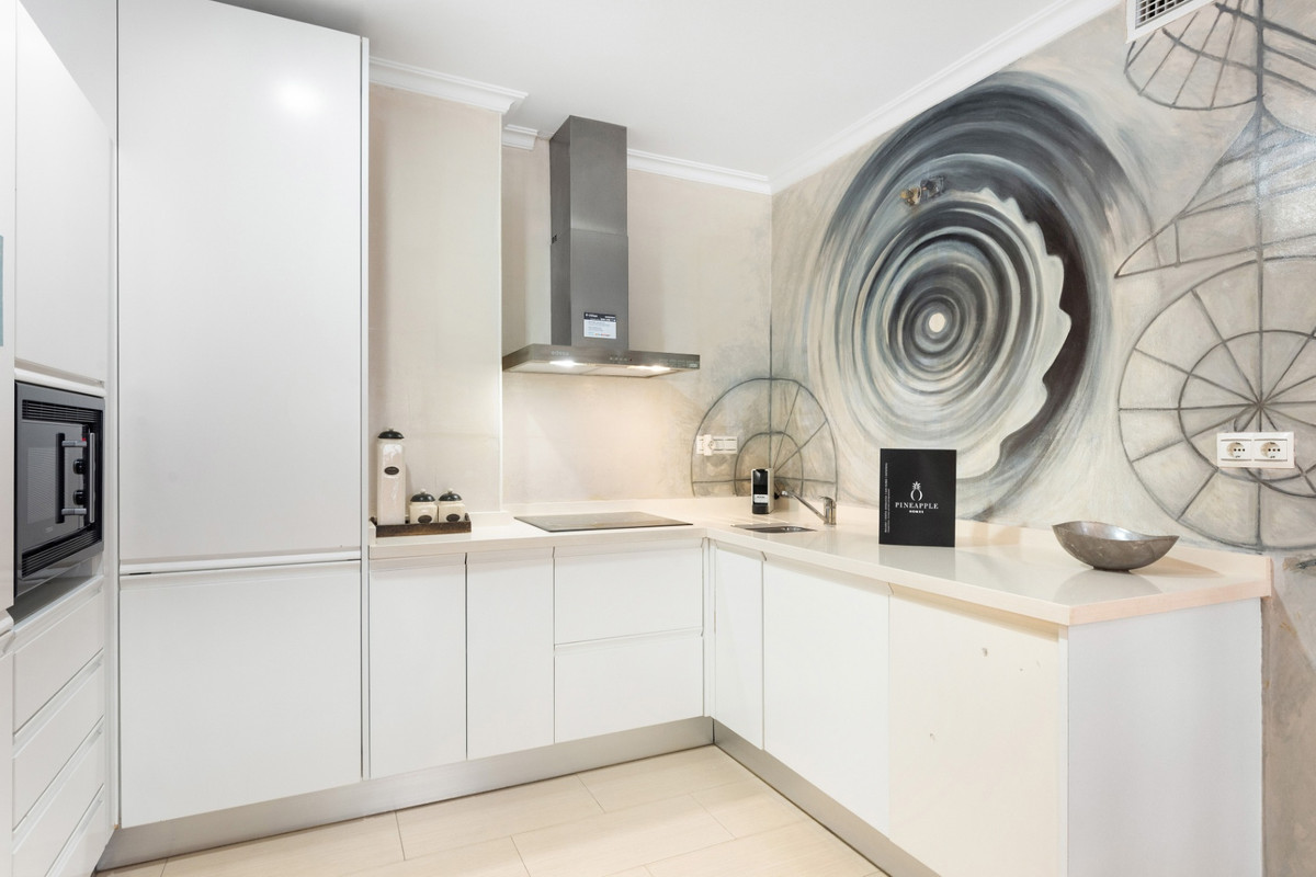 Te koop Middle Floor Apartment Costa Del Sol Málaga € 425.000,-