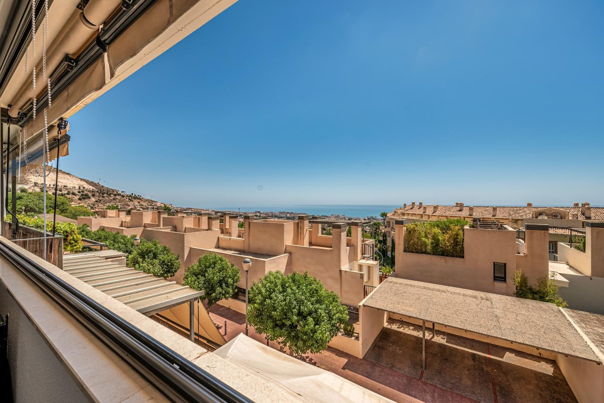 Te koop Middle Floor Apartment Costa Del Sol Benalmadena Pueblo € 498.000,-