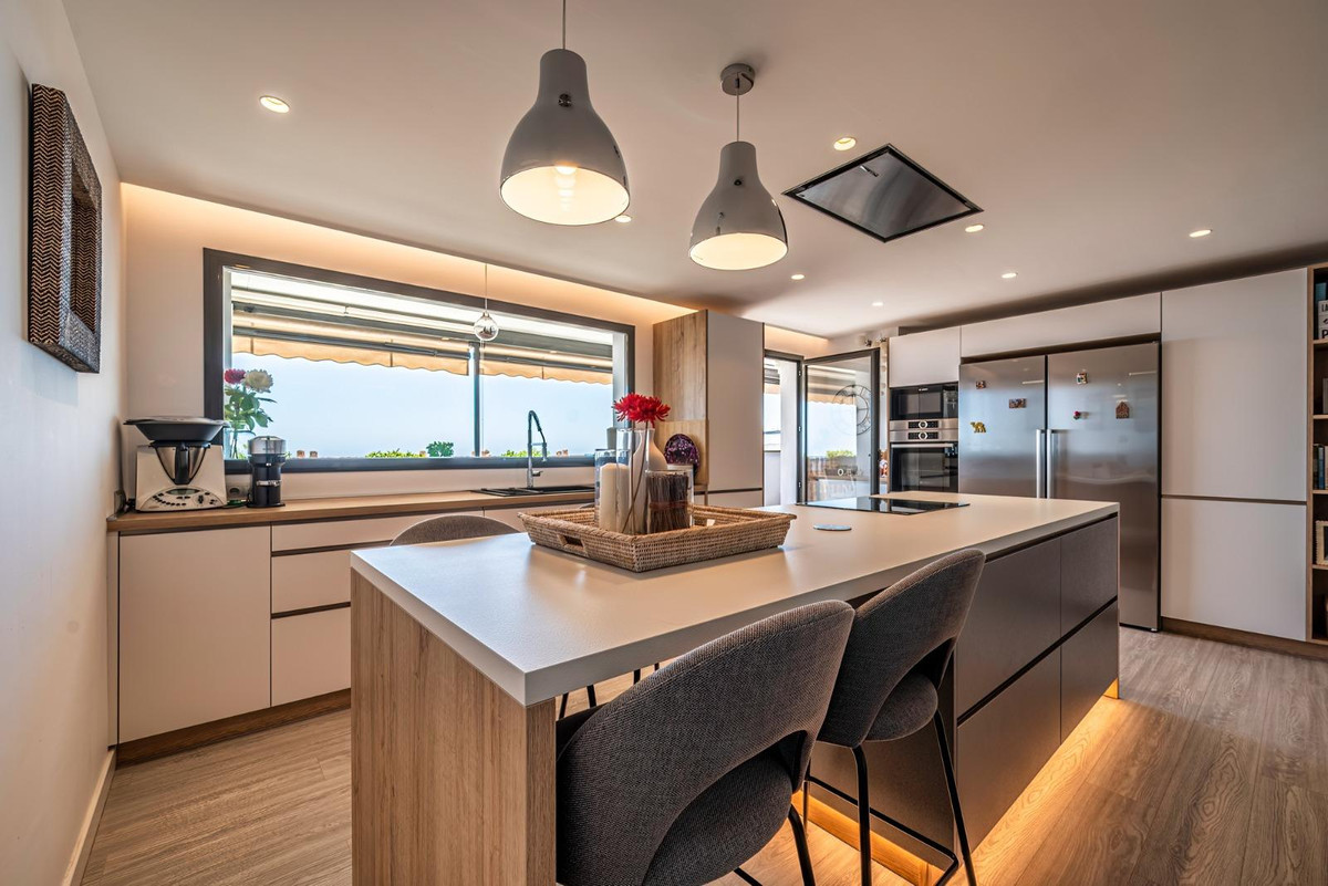 Te koop Middle Floor Apartment Costa Del Sol Benalmadena Pueblo € 498.000,-