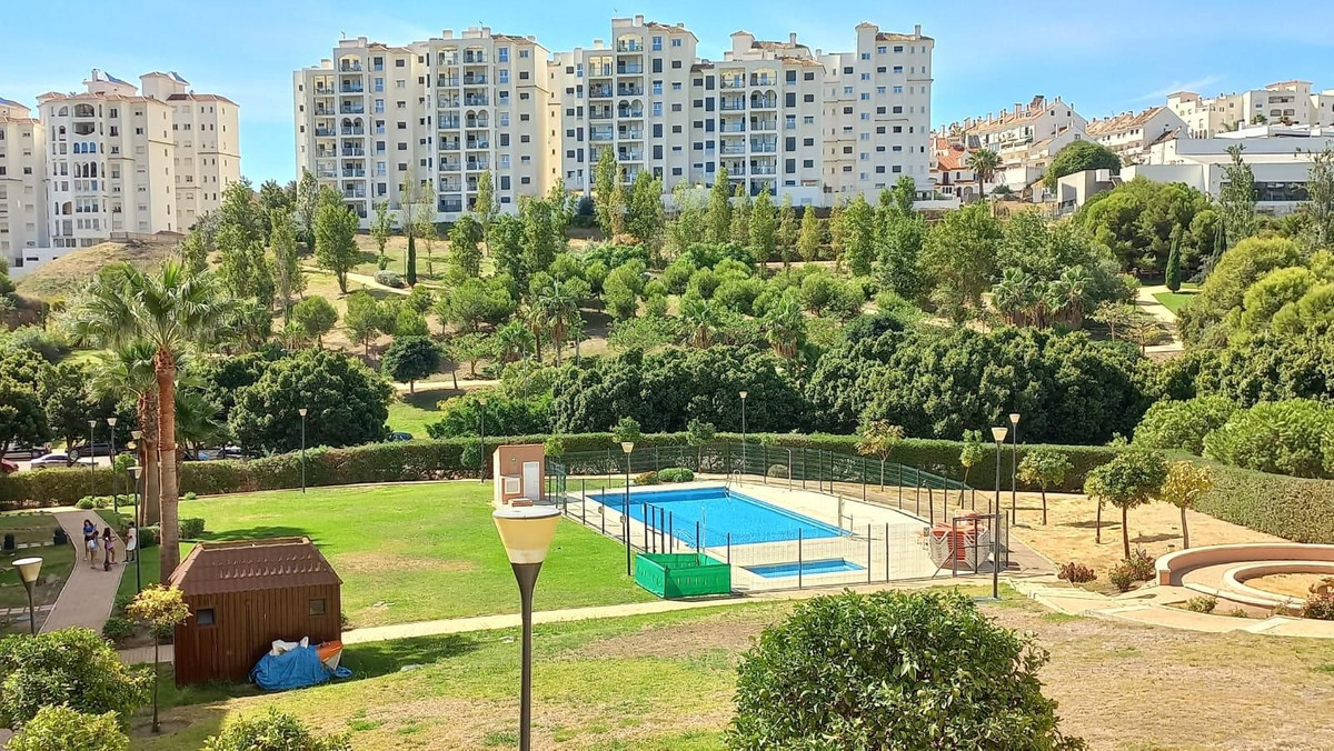 Te koop Middle Floor Apartment Costa Del Sol Estepona € 435.000,-