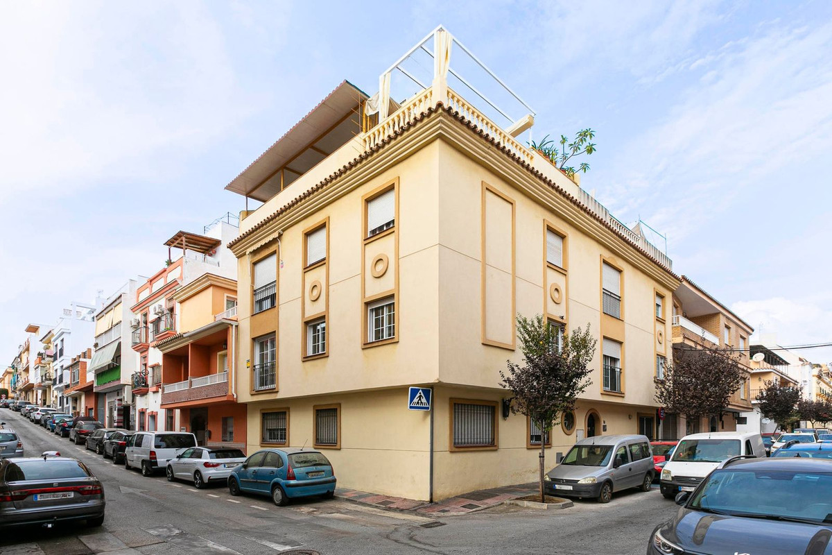 Te koop Middle Floor Apartment Costa Del Sol Las Lagunas € 224.000,-