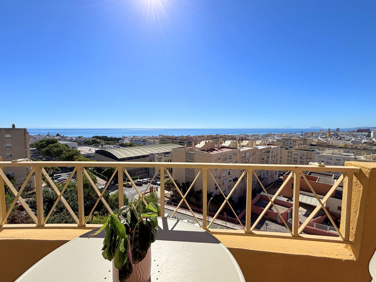 Te koop Middle Floor Apartment Costa Del Sol Estepona € 380.000,-