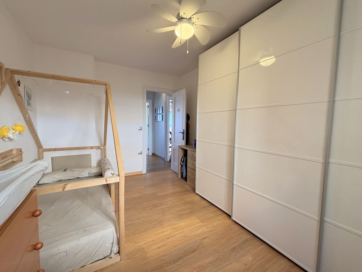 Te koop Middle Floor Apartment Costa Del Sol Estepona € 380.000,-