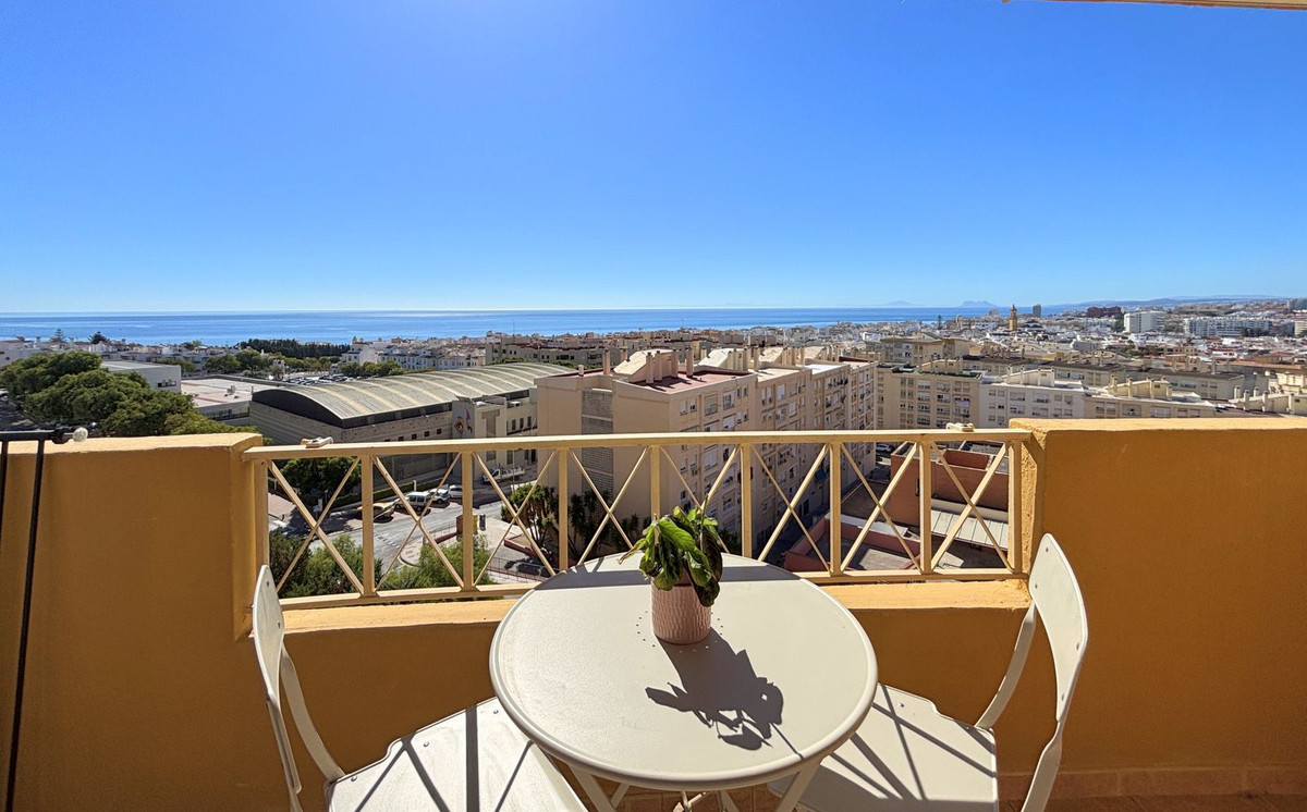 Te koop Middle Floor Apartment Costa Del Sol Estepona € 380.000,-