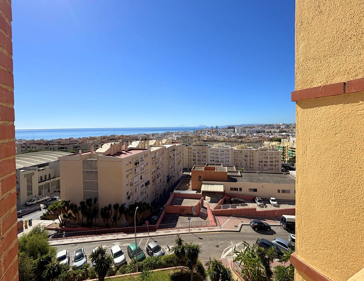 Te koop Middle Floor Apartment Costa Del Sol Estepona € 380.000,-