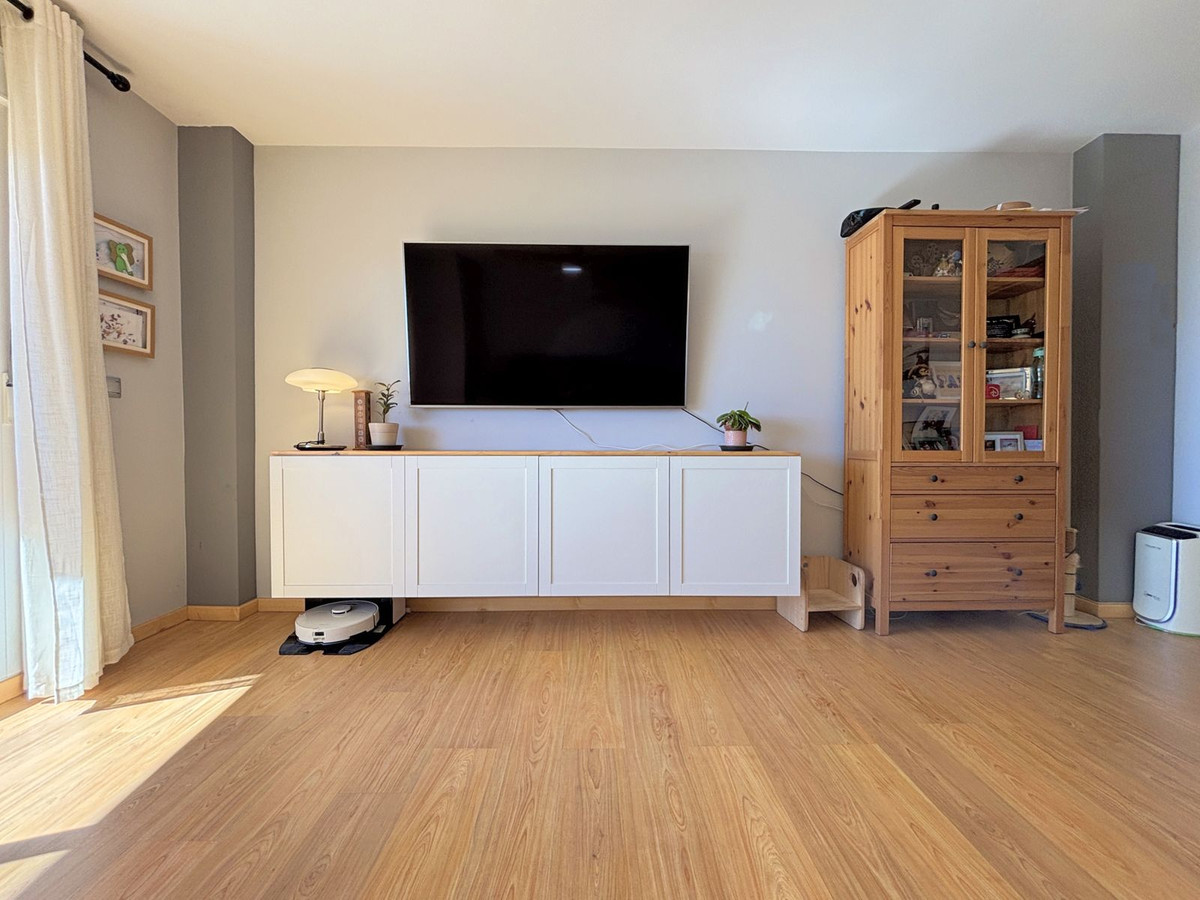 Te koop Middle Floor Apartment Costa Del Sol Estepona € 380.000,-