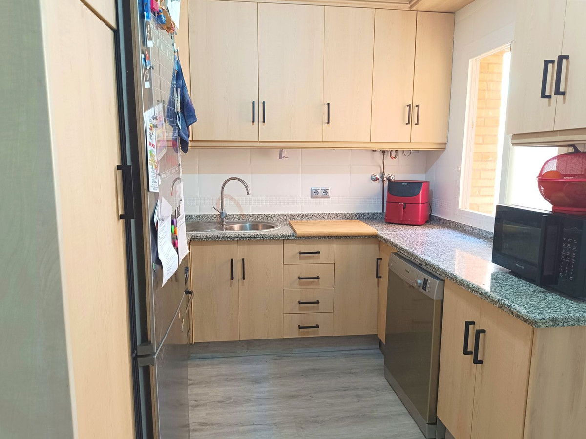 Te koop Middle Floor Apartment Costa Del Sol Estepona € 380.000,-