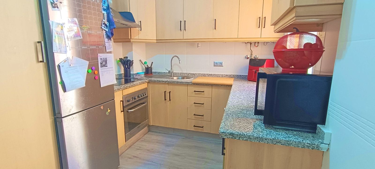 Te koop Middle Floor Apartment Costa Del Sol Estepona € 380.000,-