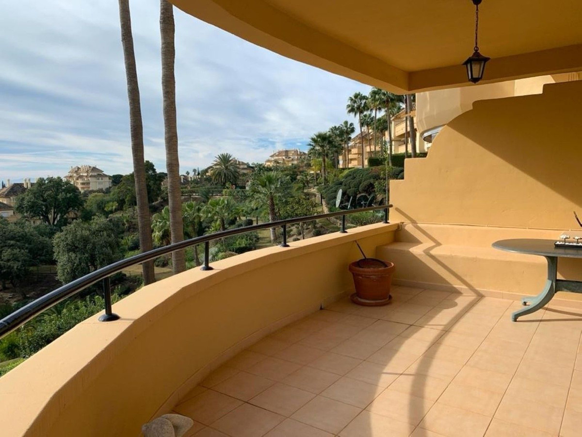 Te koop Middle Floor Apartment Costa Del Sol Elviria € 505.000,-