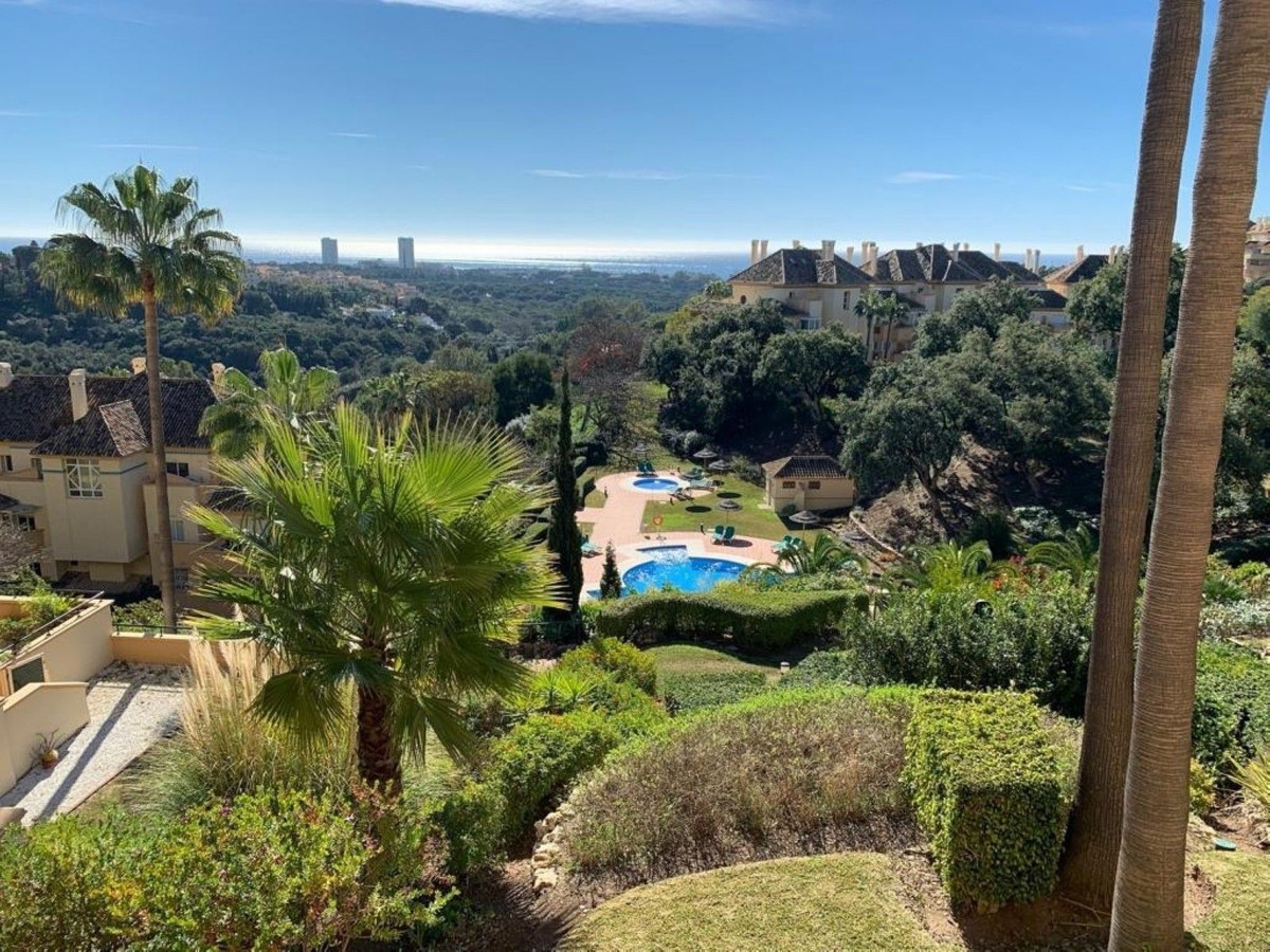 Te koop Middle Floor Apartment Costa Del Sol Elviria € 505.000,-