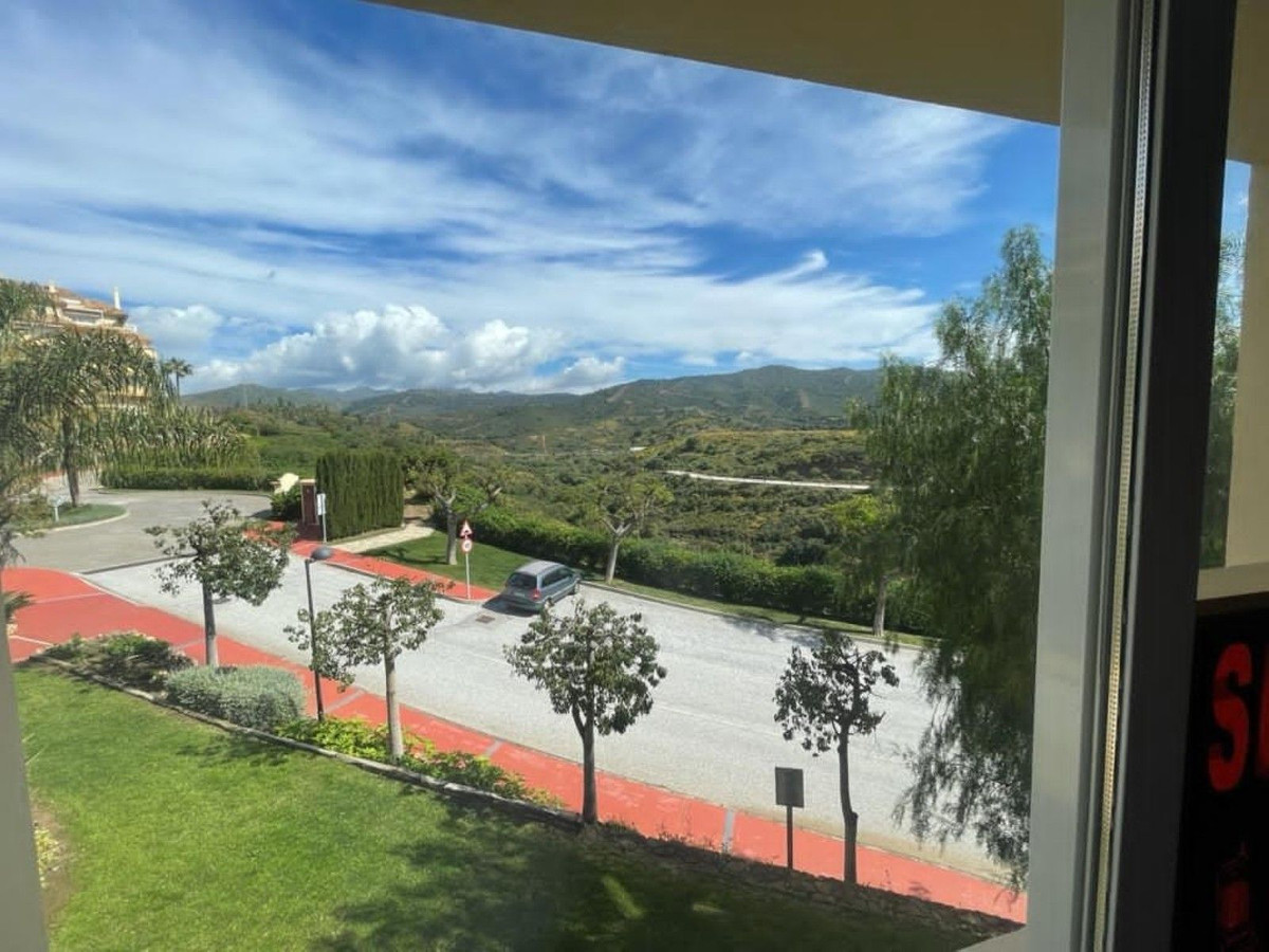 Te koop Middle Floor Apartment Costa Del Sol Elviria € 505.000,-