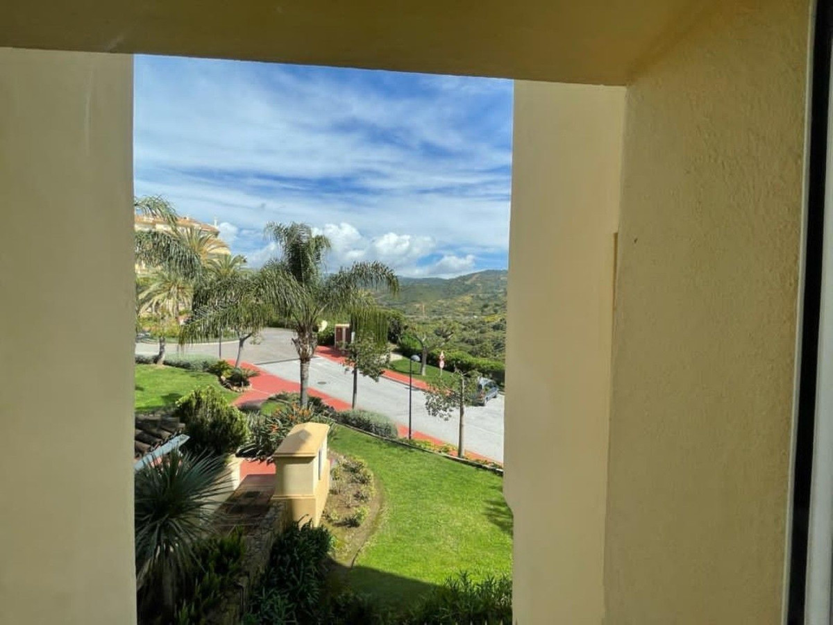 Te koop Middle Floor Apartment Costa Del Sol Elviria € 505.000,-