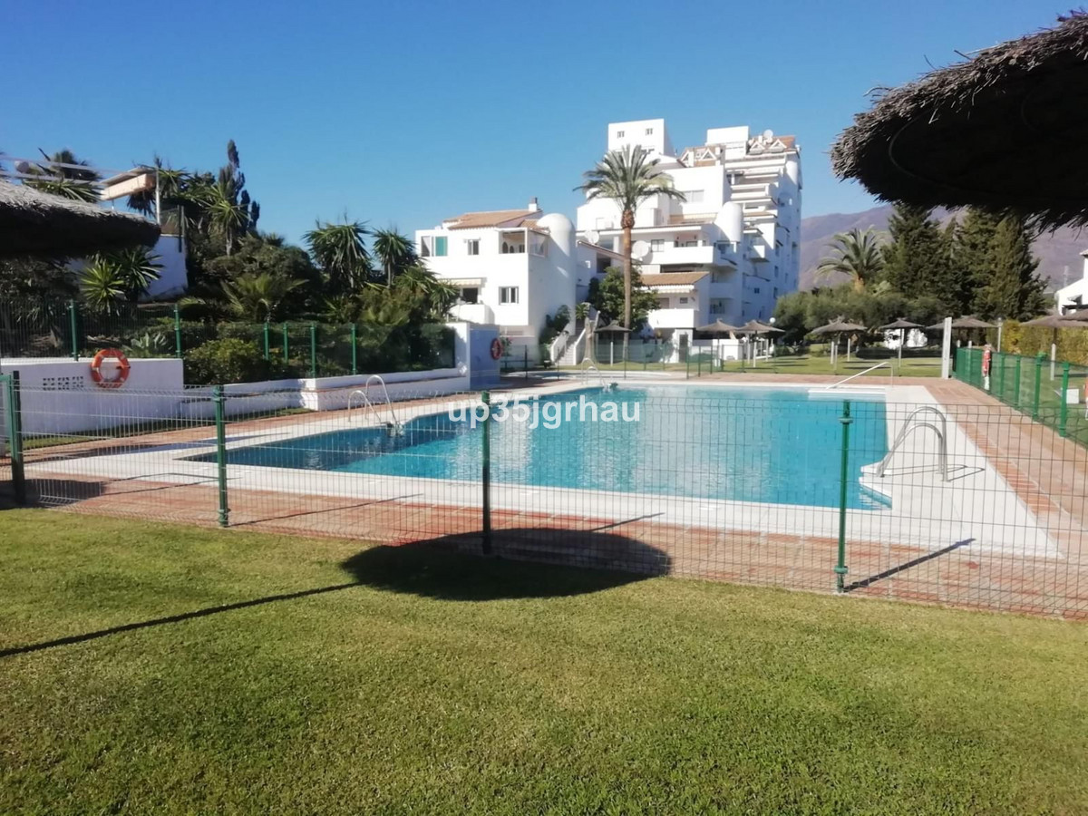 Te koop Middle Floor Apartment Costa Del Sol Estepona € 335.000,-