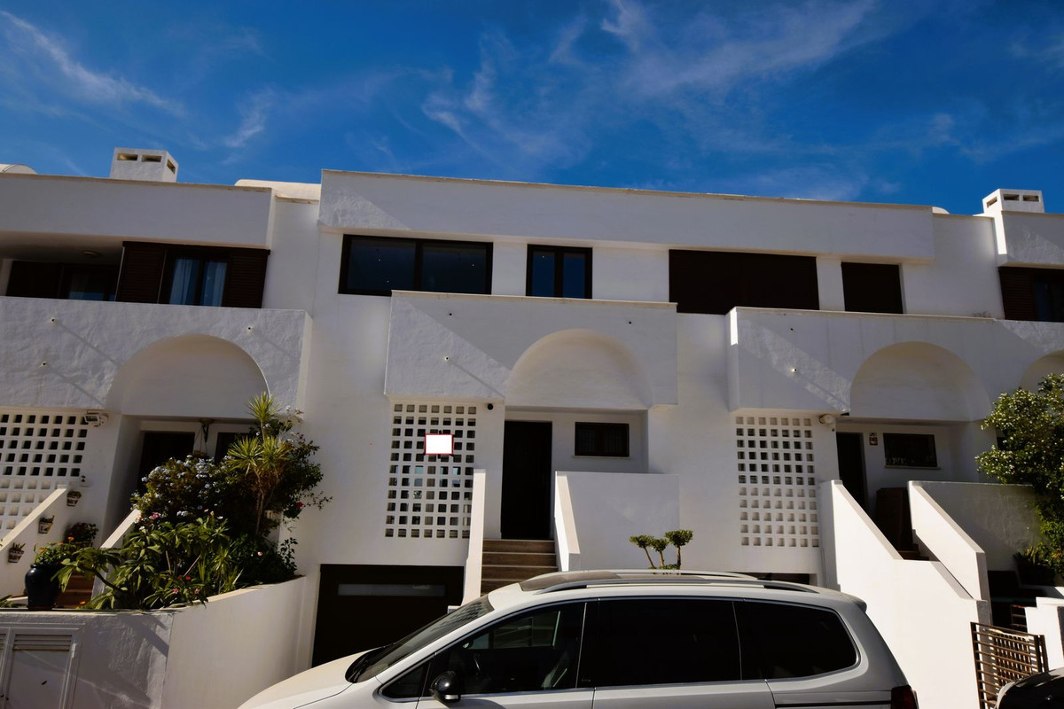 Te koop Herenhuis Costa Del Sol La Cala De Mijas € 995.000,-