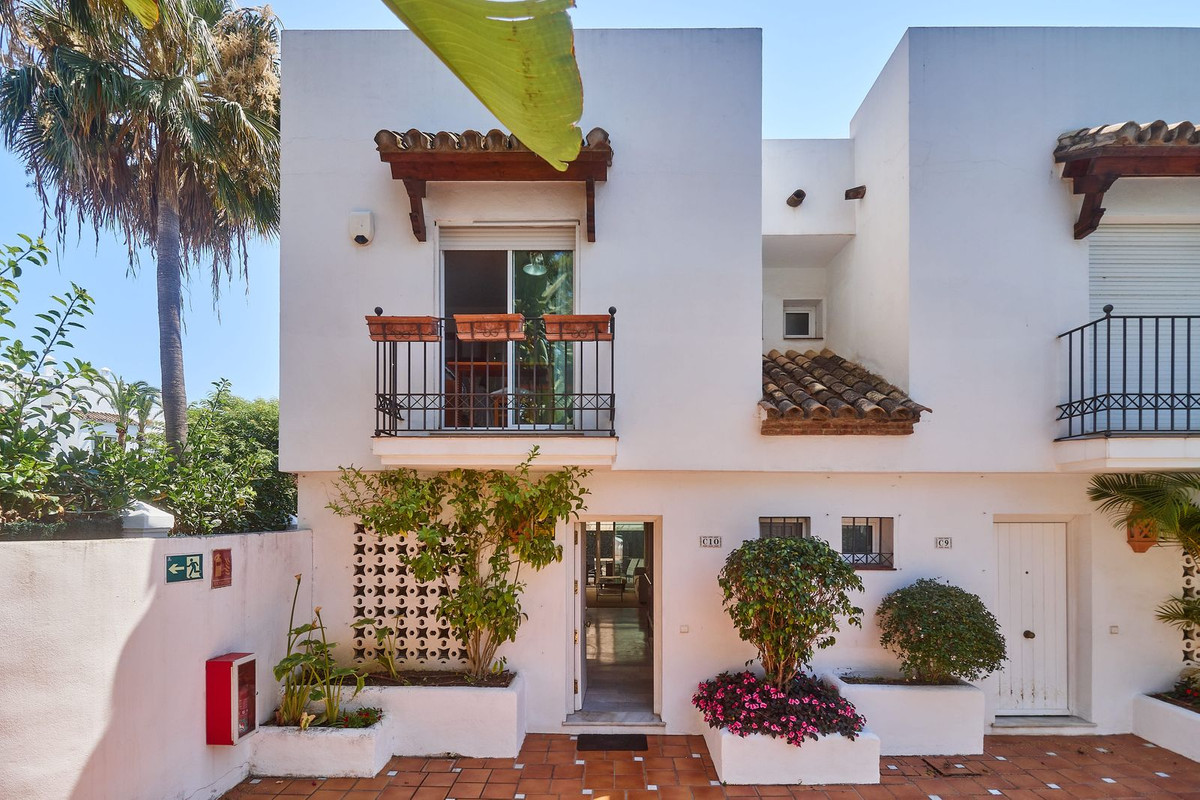 Te koop Half vrijstaand huis Costa Del Sol The Golden Mile € 1.750.000,-