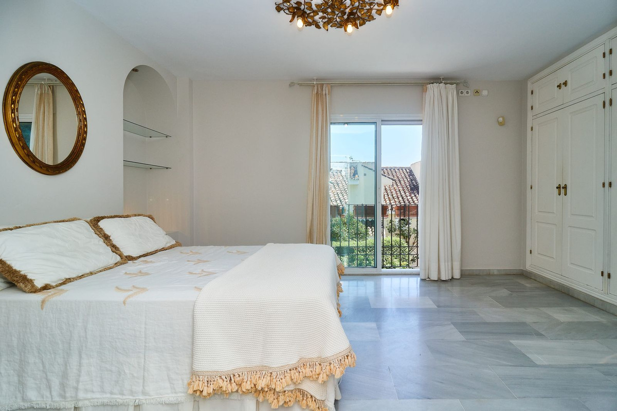 Te koop Half vrijstaand huis Costa Del Sol The Golden Mile € 1.750.000,-