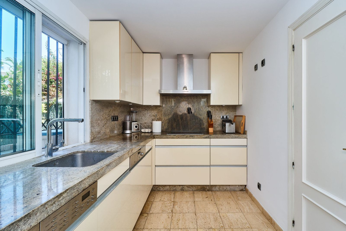 Te koop Half vrijstaand huis Costa Del Sol The Golden Mile € 1.750.000,-